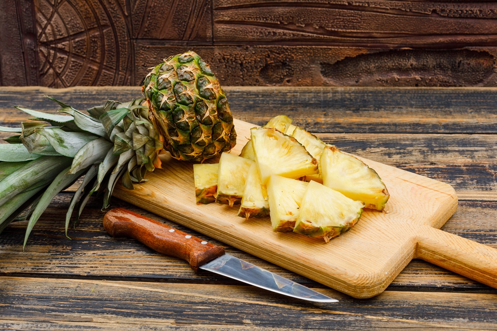 pineapple-benefits-for-men