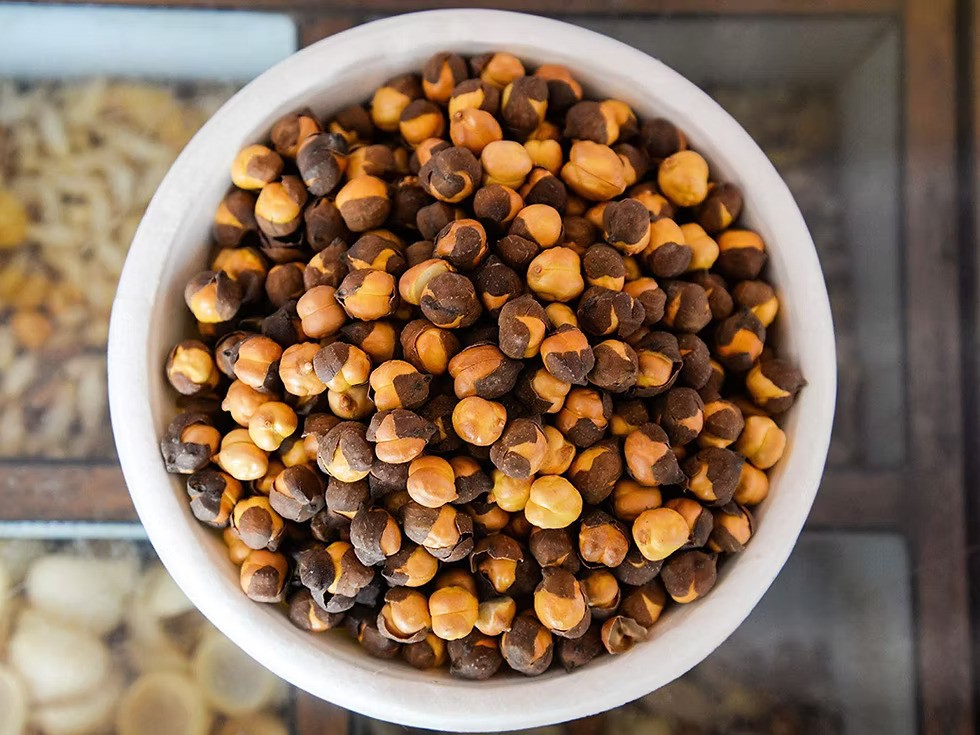 how-to-eat-roasted-chana