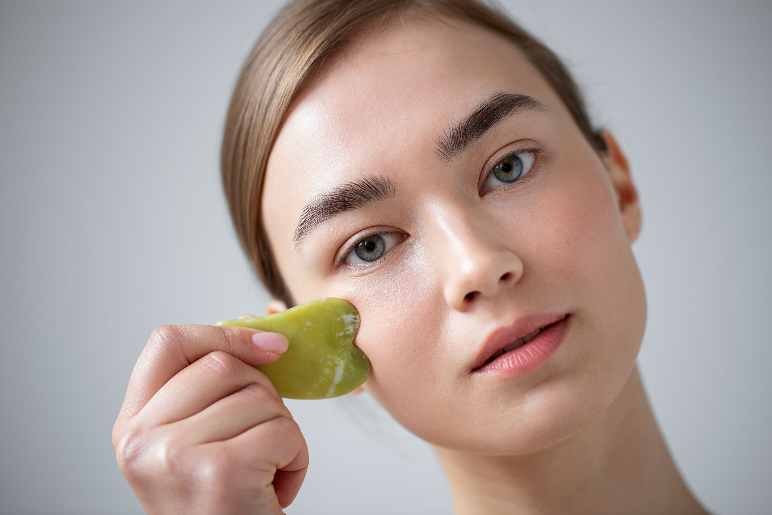 facial-massage-with-gua-sha